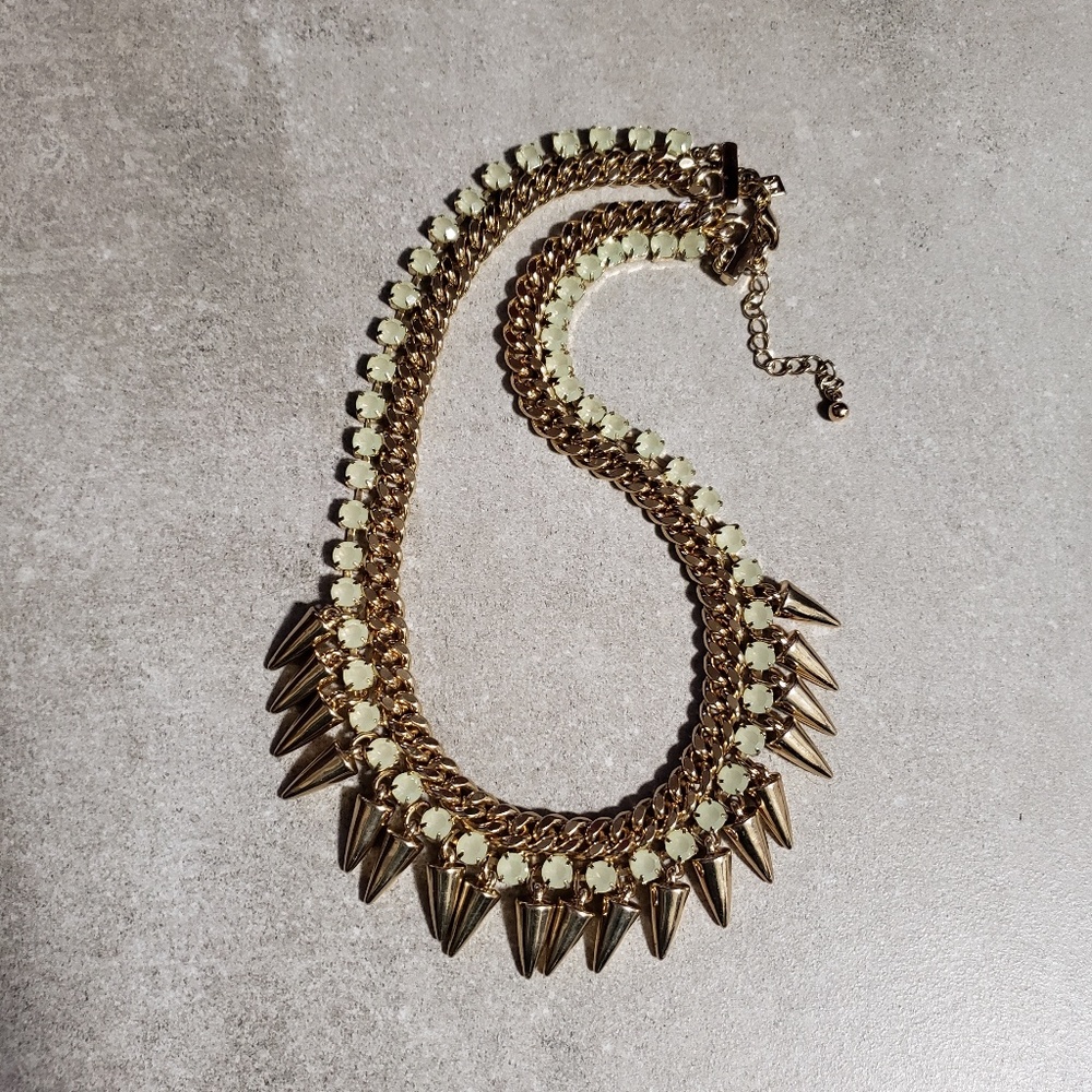 💋 3/$30 💋 Banana Republic Statement Necklace